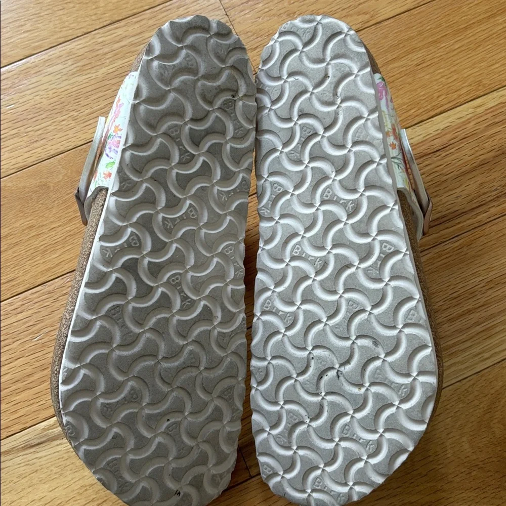 Birkenstock Gizeh Floral Sandals Vegan Leather Size EU 40 9 Women’s Shoes Sz 8.5 - Picture 7 of 8